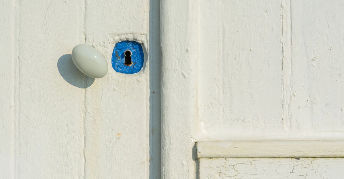 Door Knob Lock vs. Deadbolt: Which Does Your Queens Home Really Need? — Flushing Locksmith Queens