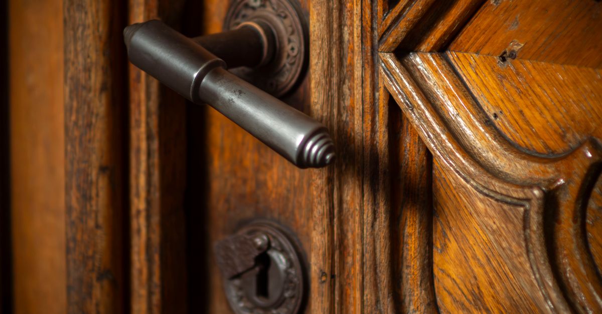 door lock repair home — Flushing Locksmith Queens