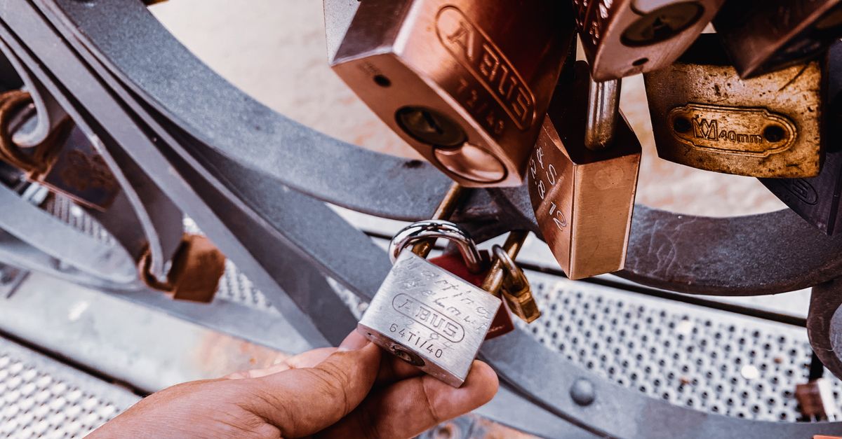 locksmith shop keys — Flushing Locksmith Queens
