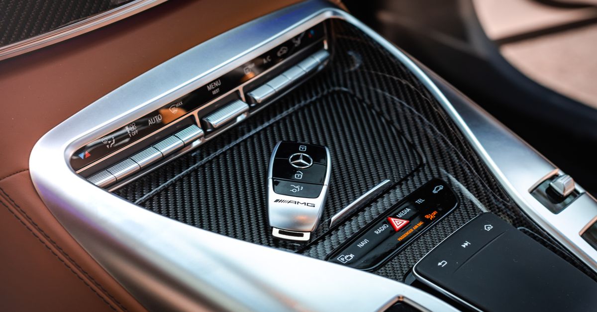Can a Locksmith Program My Key Fob? Car Key Programming in Plain Language — Flushing Locksmith Queens