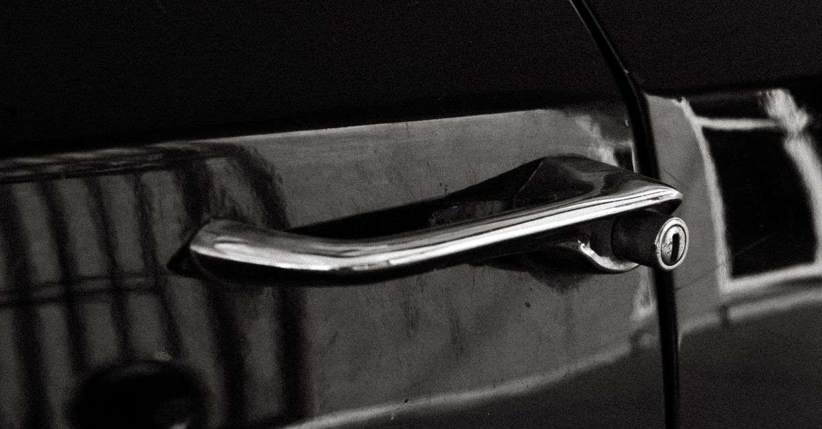What Affects the Cost of a Locksmith Car Lockout Call in Queens — Flushing Locksmith Queens